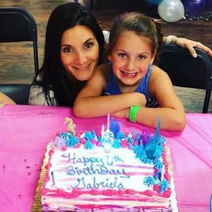 Meet your Posher, Dina